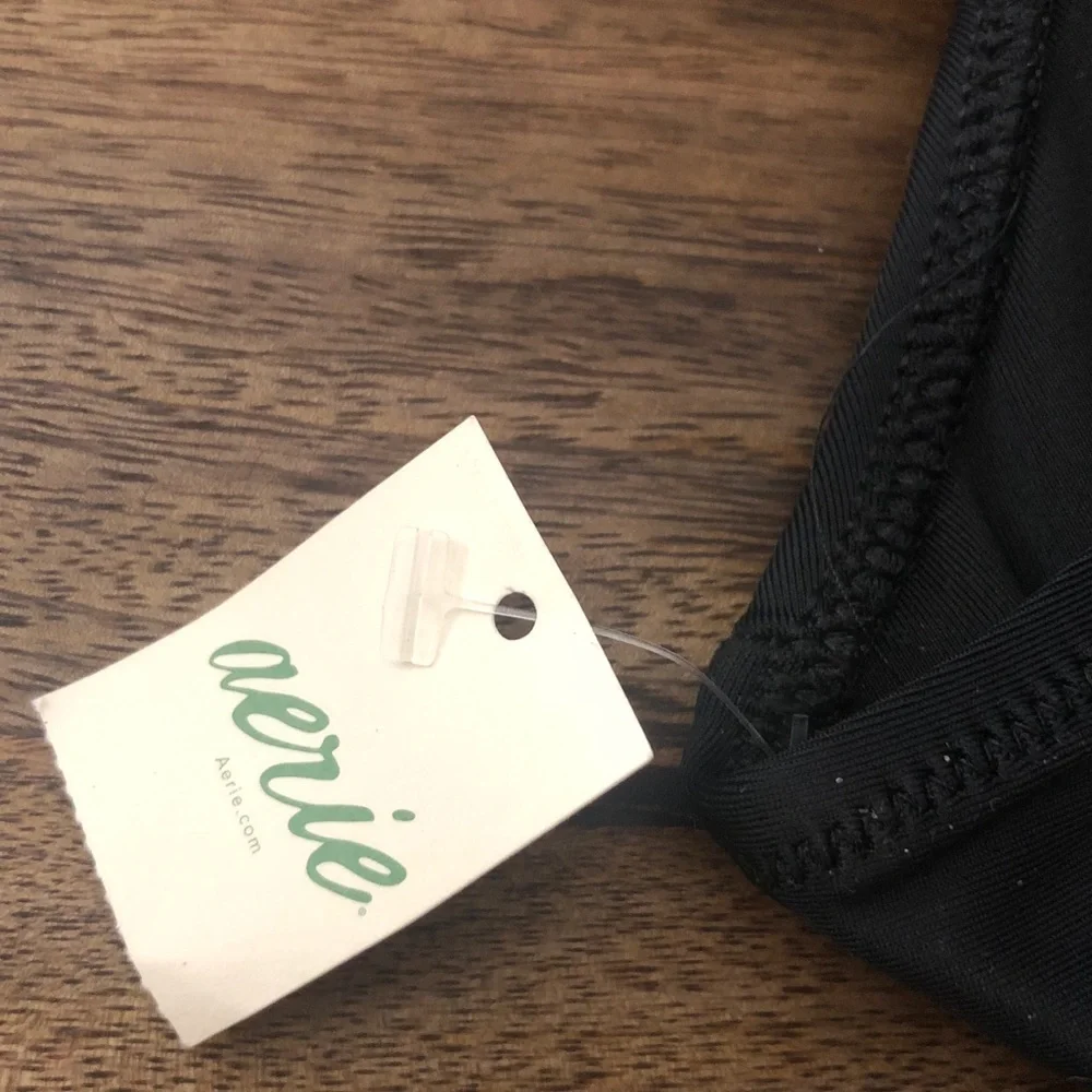 aerie Black Wireless Sports Bralette